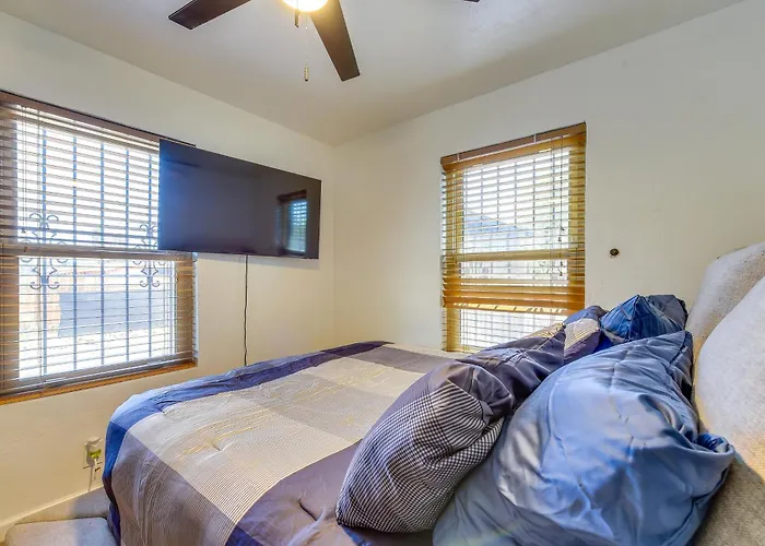 Base Near I-10, 5 Mi To Downtown! Сasa de vacaciones Tucson